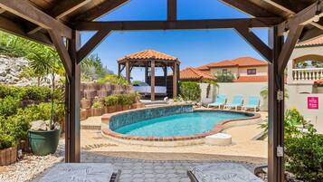 House (5 Bedrooms) | Property amenity