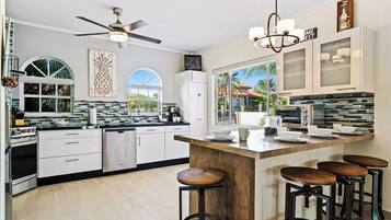 House (3 Bedrooms) | Property amenity