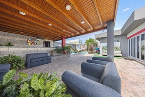 House (5 Bedrooms) | Property amenity