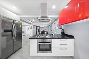 House (5 Bedrooms) | Property amenity