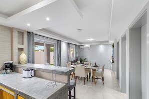 Dining - Walishali 67 apt 1 (Oranjestad)