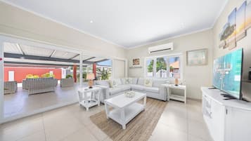 House (4 Bedrooms) | Property amenity