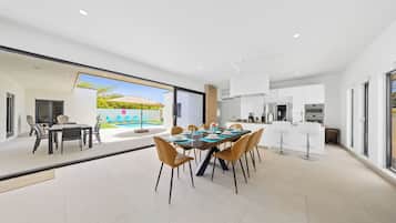 House (4 Bedrooms) | Property amenity