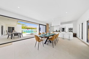 House (4 Bedrooms) | Property amenity