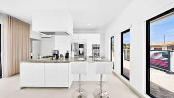 House (4 Bedrooms) | Property amenity