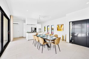 單棟房屋 (4 Bedrooms) | 住宿設施服務