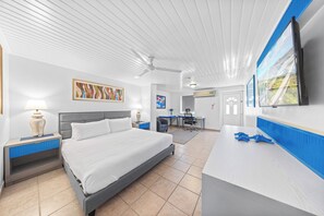 4 habitaciones y espacio para trabajar con laptop 