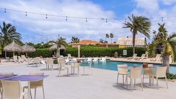 Studio (3 Bedrooms) | Property amenity