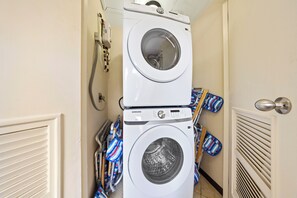 Studio (3 Bedrooms) | Property amenity