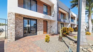 Estudio (3 Bedrooms) | Servicio de la propiedad