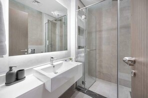 Dusche, Handtücher, Seife, Shampoo