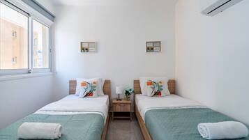 3 habitaciones, escritorio, tabla de planchar con plancha y wifi