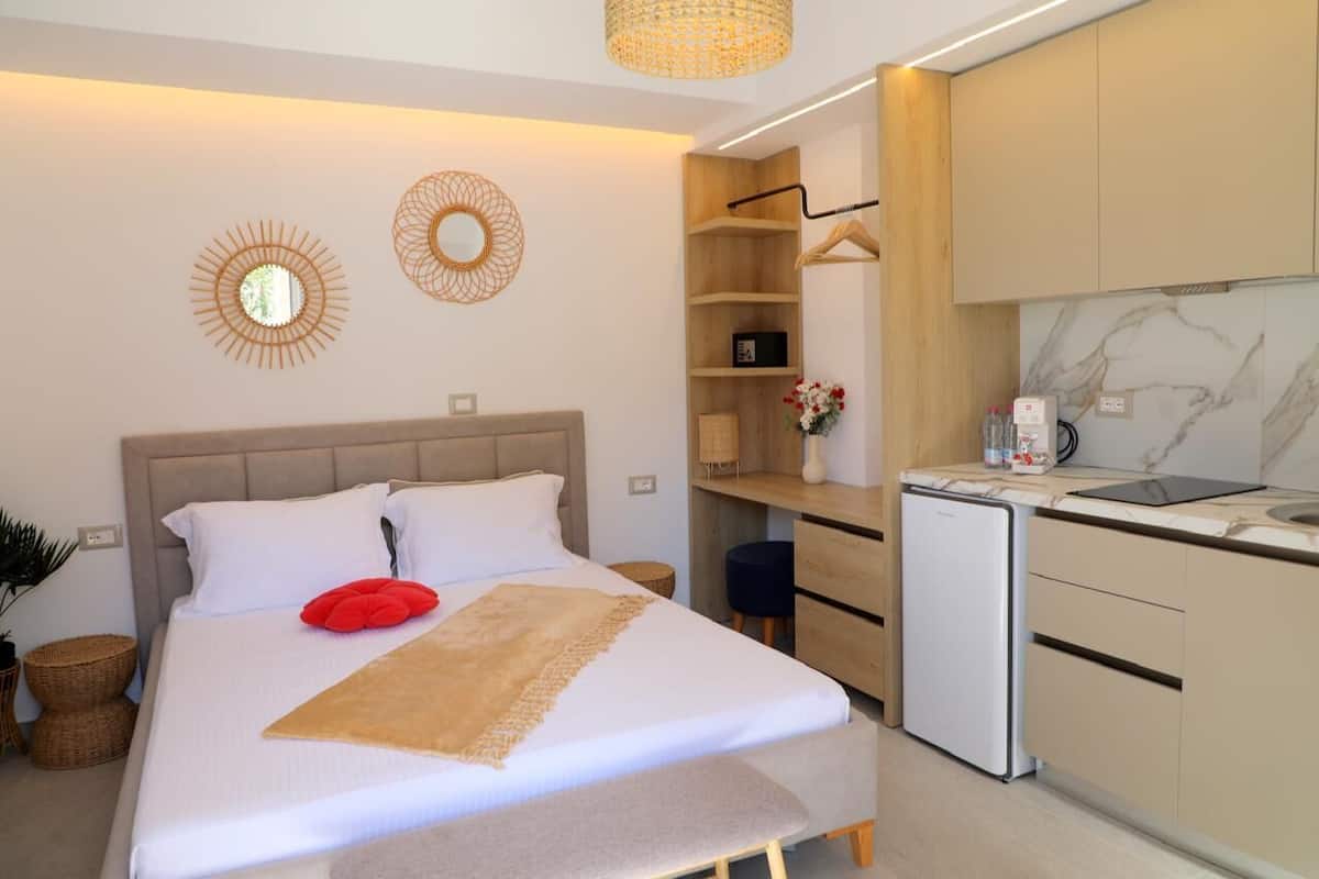 1 habitación, escritorio, wifi gratis y ropa de cama