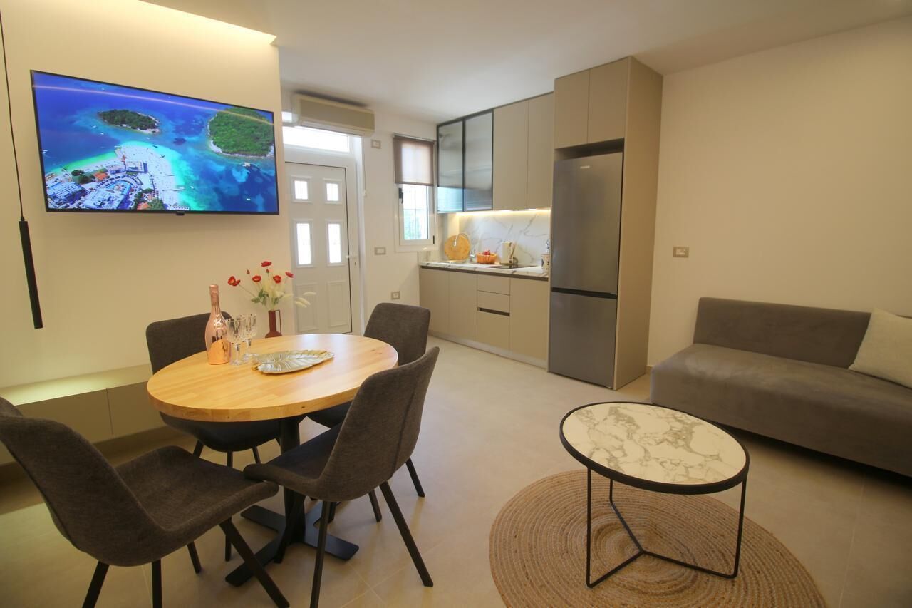 Familienzimmer | Wohnzimmer | 43-Zoll-Smart-TV mit Digitalempfang