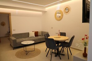 Family Room | Living room | 43-inch Smart TV with digital channels - Vila Murati (Ksamil)