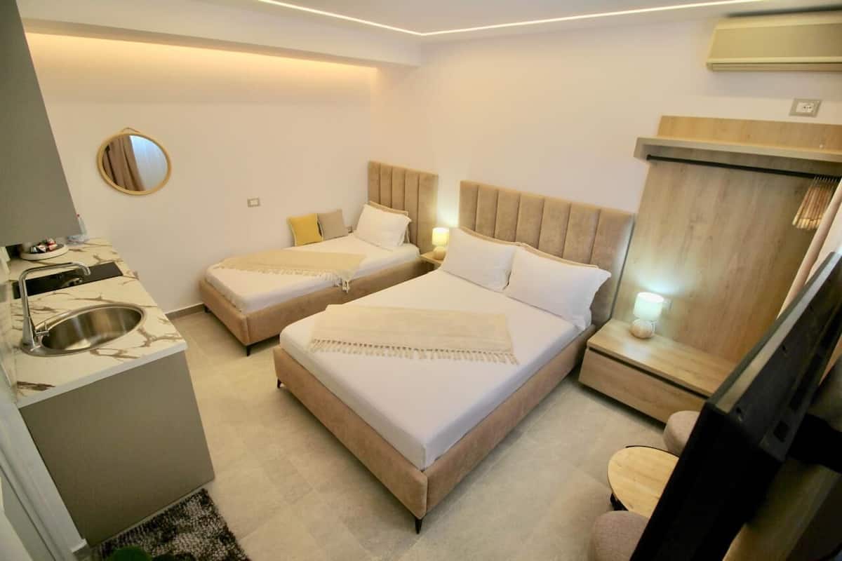 1 habitación, escritorio, wifi gratis y ropa de cama