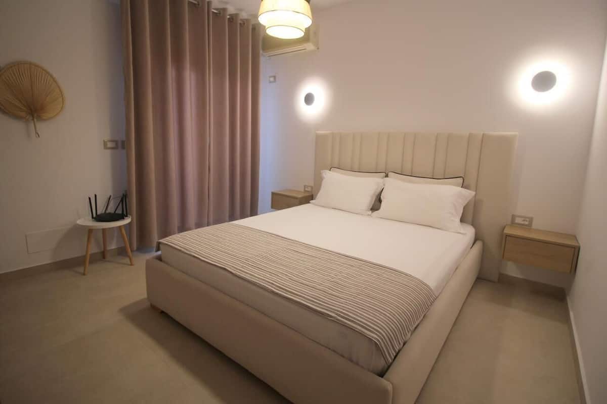 1 habitación, escritorio, wifi gratis y ropa de cama