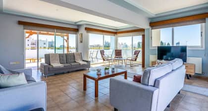 Melograno 3-BR Apt w/ Terrace in Larnaca