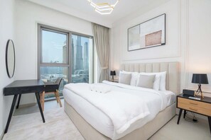 2 bedrooms, desk, iron/ironing board, WiFi - StayShort - Beautiful 2-BR Flat in Downtown Luxury City Living at Its Best (Downtown/Business Bay)