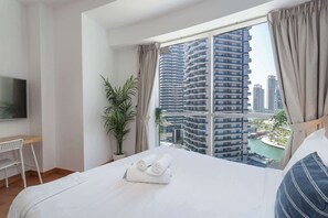 3 habitaciones, tabla de planchar con plancha, wifi y ropa de cama 