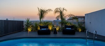 The Penthouse: 3BR Seaview-Private Pool in Larnaca