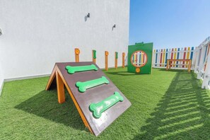 Children’s area - Free housekeeping visits during your stay - StayShort - Awesome 1-Bedroom in Al Barshaa South, Near to Dubai Adventures! (Dubai)