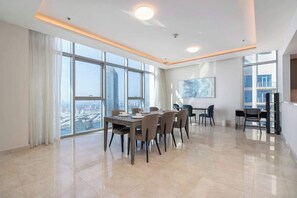 Dining - StayShort - Airy 5-Bedrooms Apartment at Harbour views with stunning scenery of Dubai Creek! (Creek Harbour)