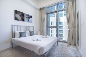 5 bedrooms, iron/ironing board, WiFi - StayShort - Airy 5-Bedrooms Apartment at Harbour views with stunning scenery of Dubai Creek! (Creek Harbour)