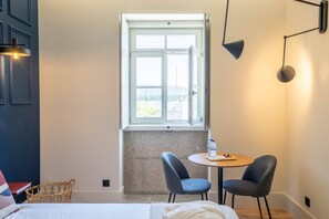 Internet, bed sheets - Gigantones GuestHouse - Style and Charm River View (Viana do Castelo)