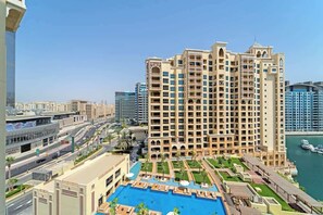 Exterior - AirDXB - Stylish, Relaxing 3-Bedroom Apartment Perfect for Family in Palm Jumeirah (Palm Jumeirah)