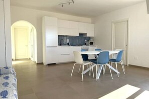Dining - Elegant Seafront Location  (Marina di Pescoluse)