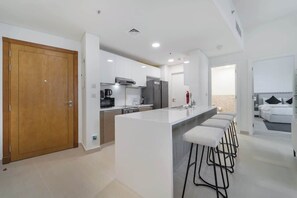 Highchair - StayShort - Restful 1-Bedroom Apartment at Al Andalus in Jumeirah Golf Estates (Jumeirah Golf Estate (JGE))