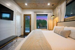 7 habitaciones, tabla de planchar con plancha, wifi y ropa de cama