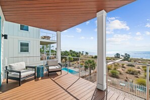 Maison, 6 chambres, piscine privée, vue océan | Balcon