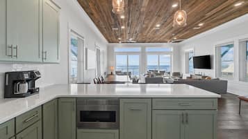 House, 6 Bedrooms, Private Pool, Ocean View | Private kitchen | Full-size fridge, microwave, oven, stovetop