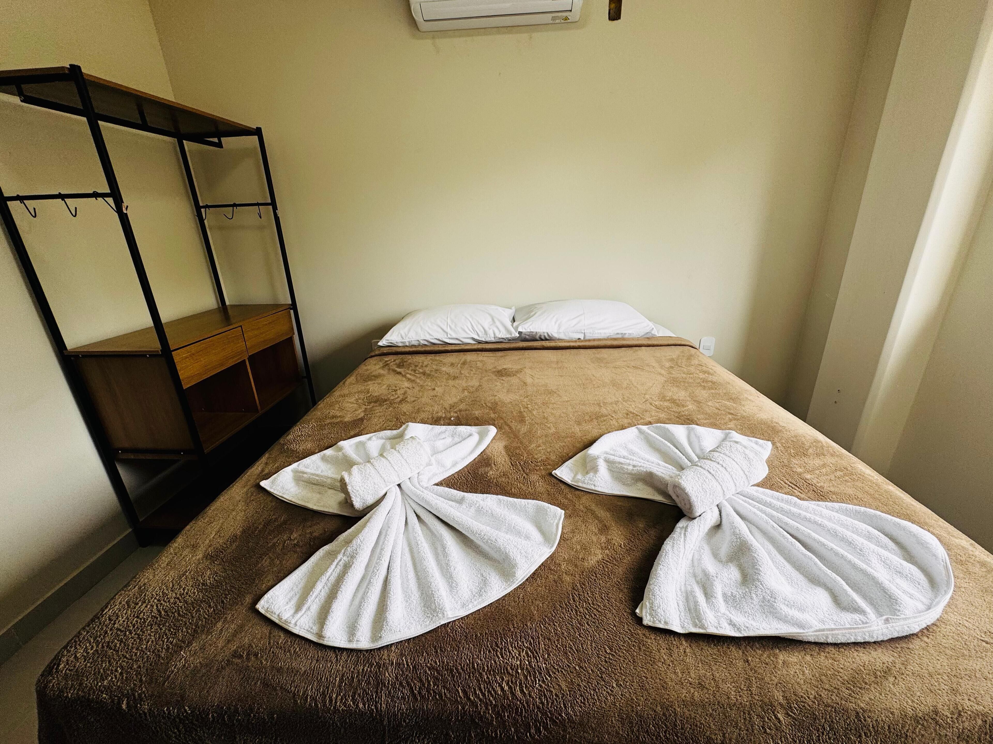 2 habitaciones, espacio para trabajar con laptop y wifi gratis 