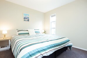 2 عدّة غرف نوم وسرير سفر وواي فاي مجانًا وملاءات أسرّة