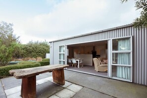 تناول الطعام بالخارج