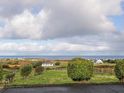 TEACH ANNIE AGUS PADDY, pet friendly in Gortahork, County Donegal