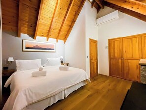 Cabaña VIP (5 pax) | 2 bilik tidur, peti besi dalam bilik, langsir/tirai gelap terus