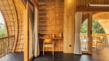 Villa, 2 habitaciones (Space) | Área de sala de estar | Televisión de pantalla plana, Netflix y servicios de streaming