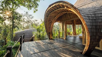 1 Bedroom Villa - Cone | Living area | 50-inch flat-screen TV with digital channels, Netflix