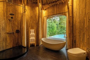 1 Bedroom Villa - Cone | Bathroom | Free toiletries, towels, soap, shampoo - Jungleight Bali (Tegallalang)