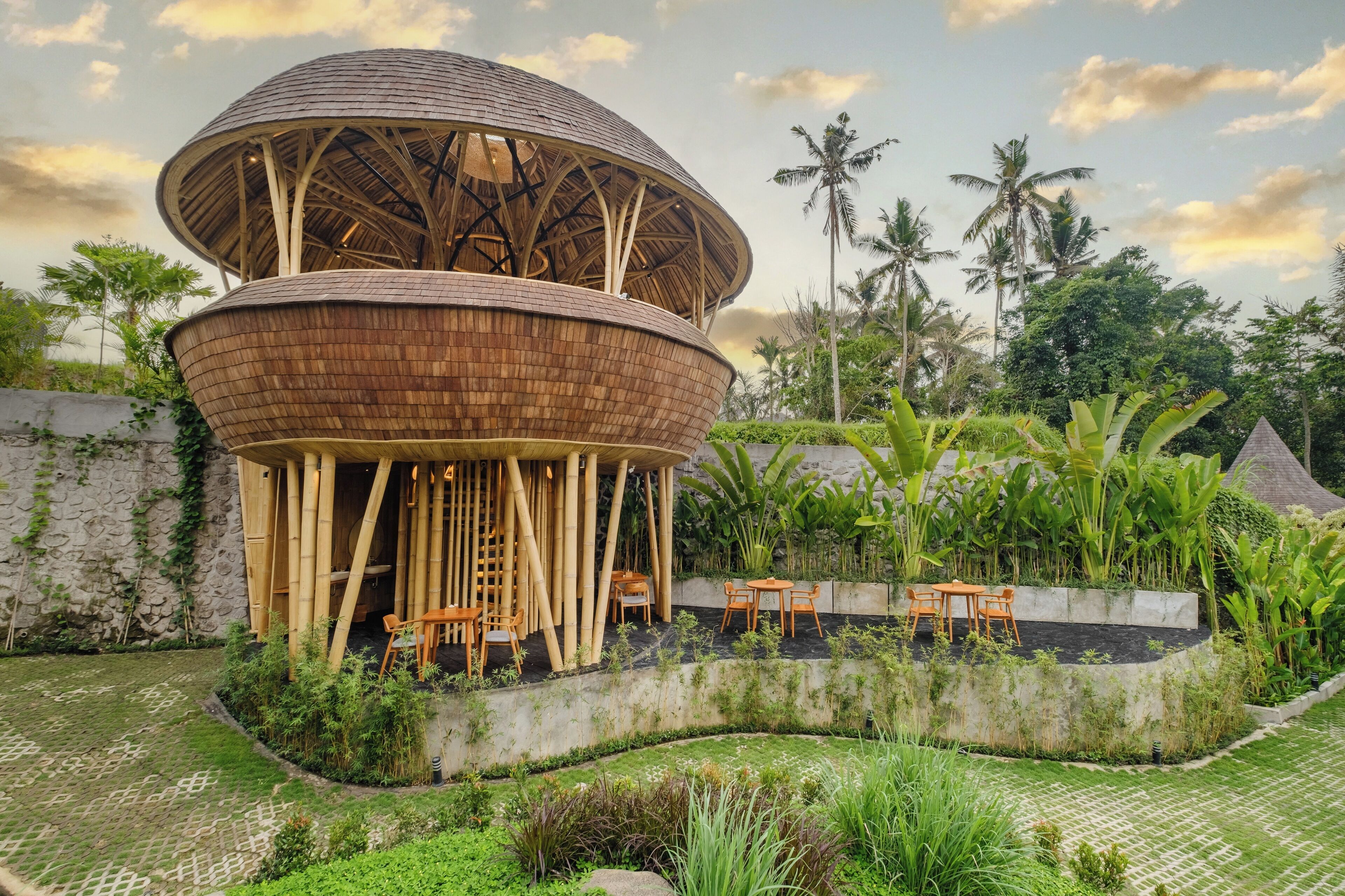 المنشأة من الخارج