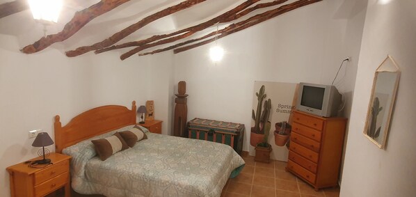 4 Schlafzimmer, Bügeleisen/Bügelbrett, Bettwäsche