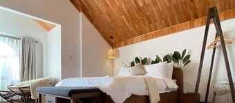 Spacious 6-bedroom villa in fabulous Đà Lạt with WiFi