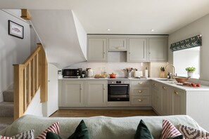Interior - Fabulously presented dog friendly holiday cottage with outside tub - The Coach House, South Cerney (South Cerney)