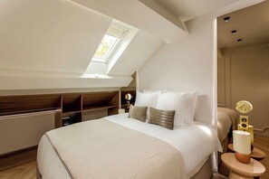 2 bedrooms, desk, iron/ironing board, travel cot