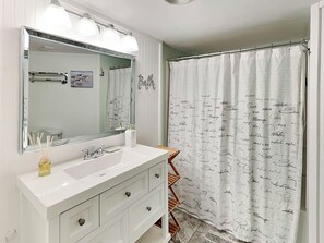 Towels - Ocean Walk 106A | Great Location + Pool Access (Hilton Head)
