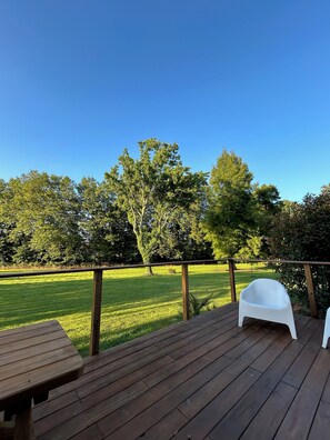 Exterior - Five & You (Josse)